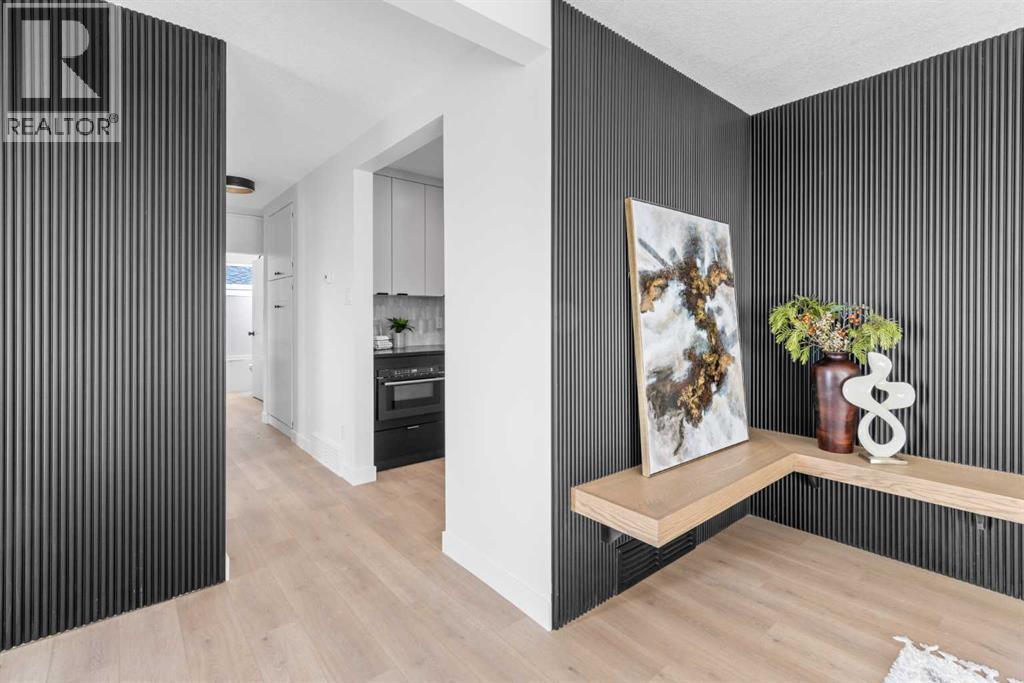 Single Family House Bungalow for Sale in  Gainsborough Drive SW Glamorgan Calgary 