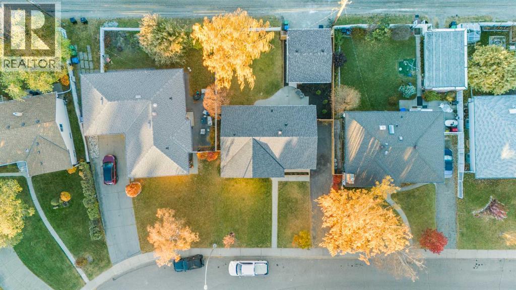 Single Family House Bungalow for Sale in  Gainsborough Drive SW Glamorgan Calgary 