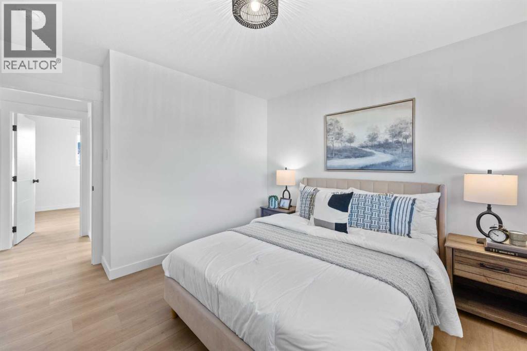 Single Family House Bungalow for Sale in  Gainsborough Drive SW Glamorgan Calgary 