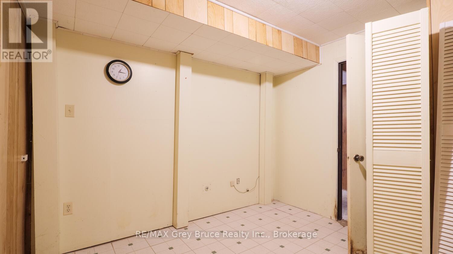504791 GREY ROAD 1 - 32