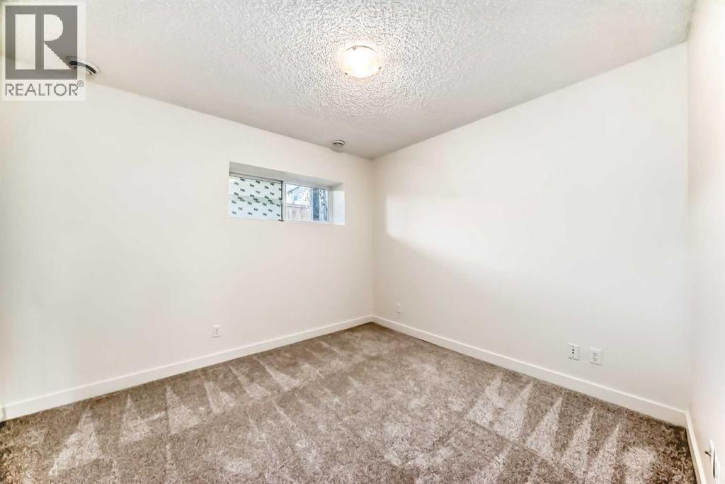 Single Family House for Sale in  Covecreek Circle NE Coventry Hills Calgary 