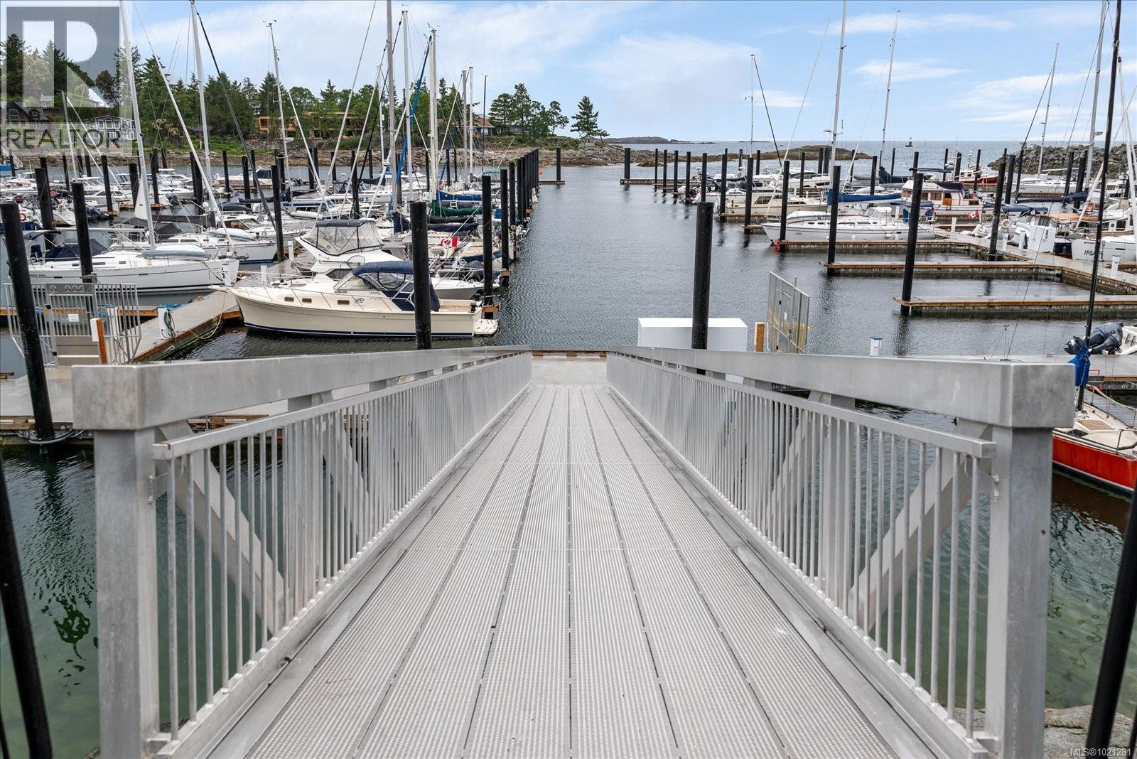 305 3529 Dolphin Dr, Nanoose Bay