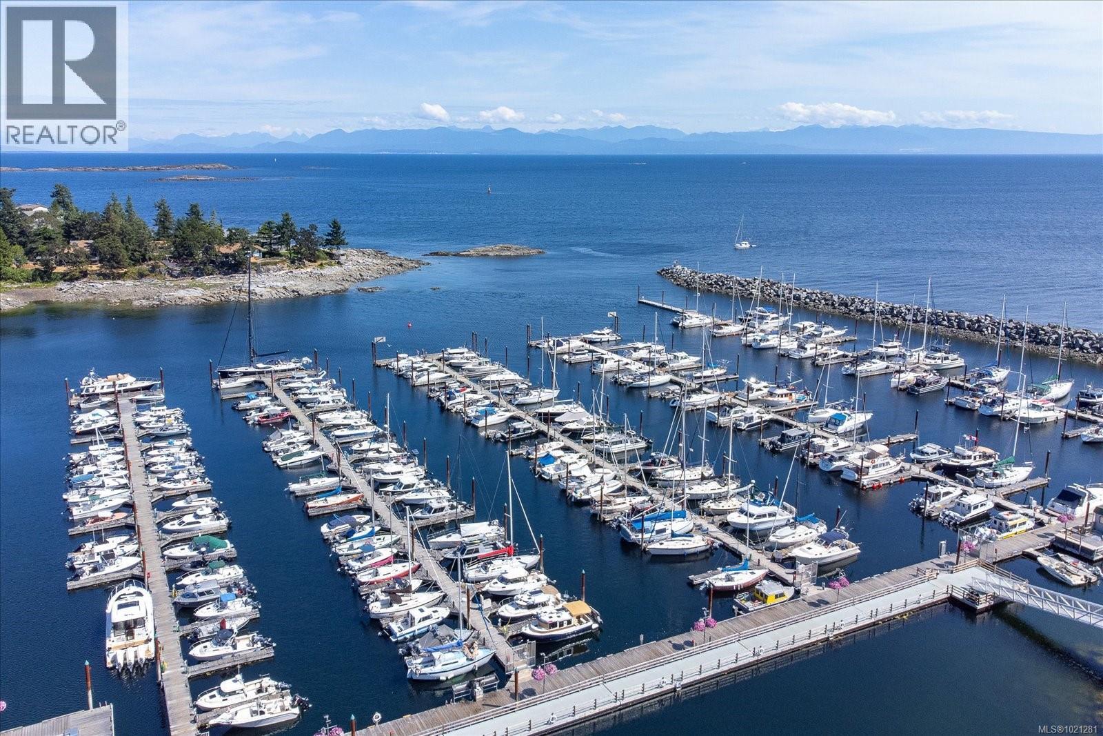 305 3529 Dolphin Dr, Nanoose Bay