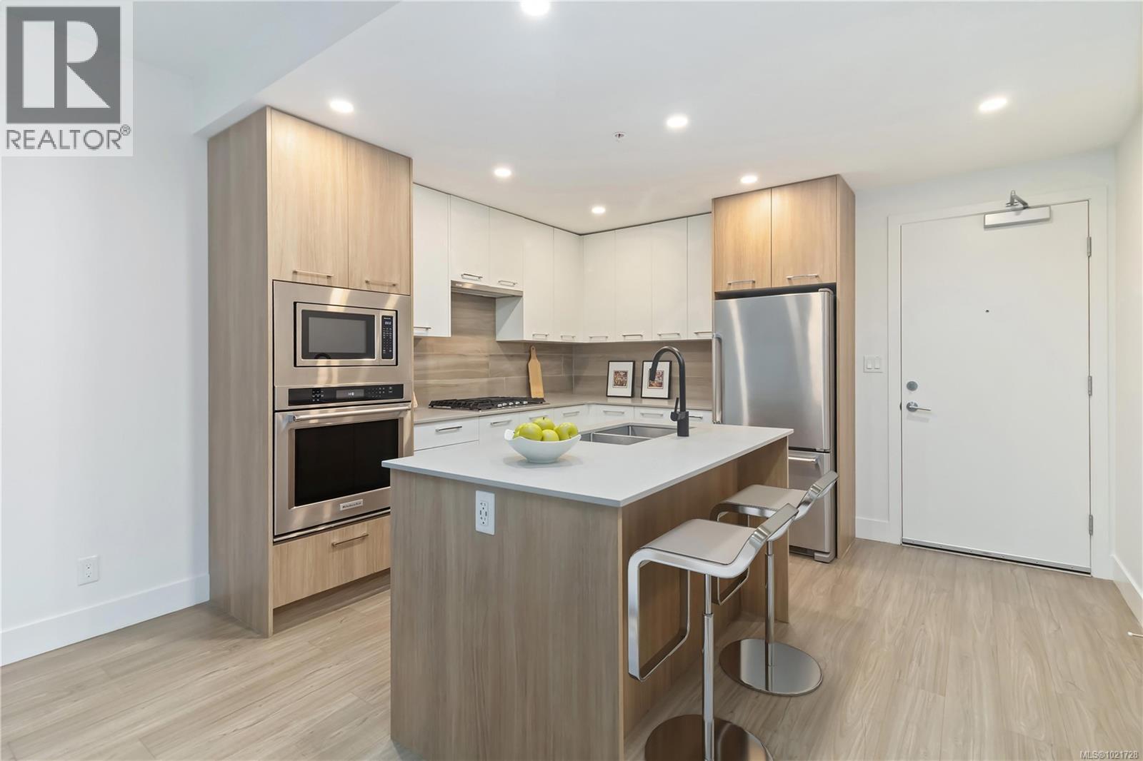 203 960 Reunion Ave, Langford