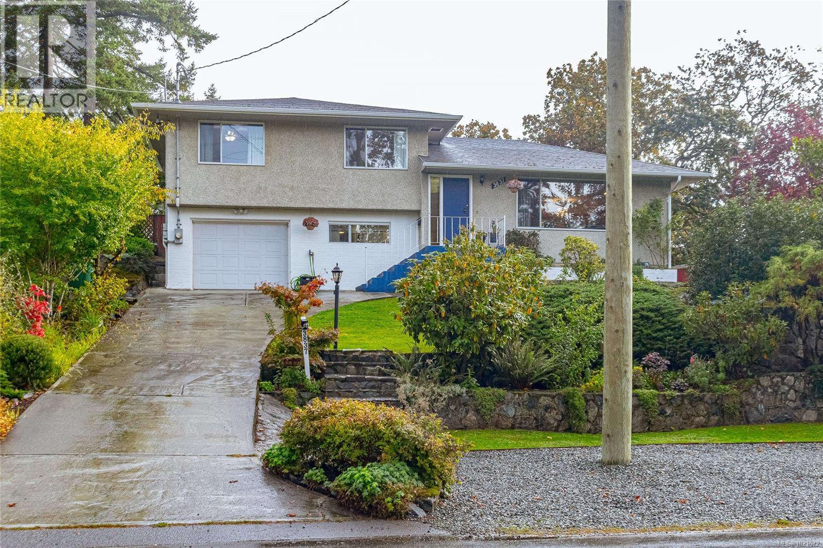  3837 Wilkinson Road, Saanich