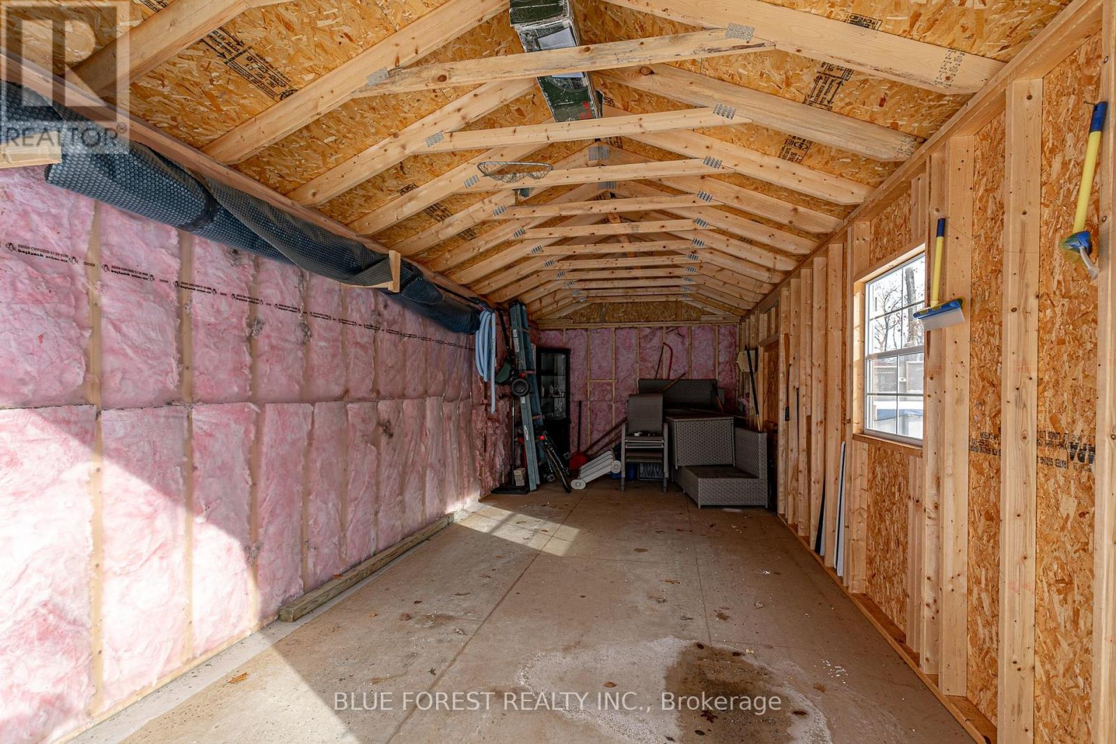 9716 LAKESHORE ROAD Property Photo