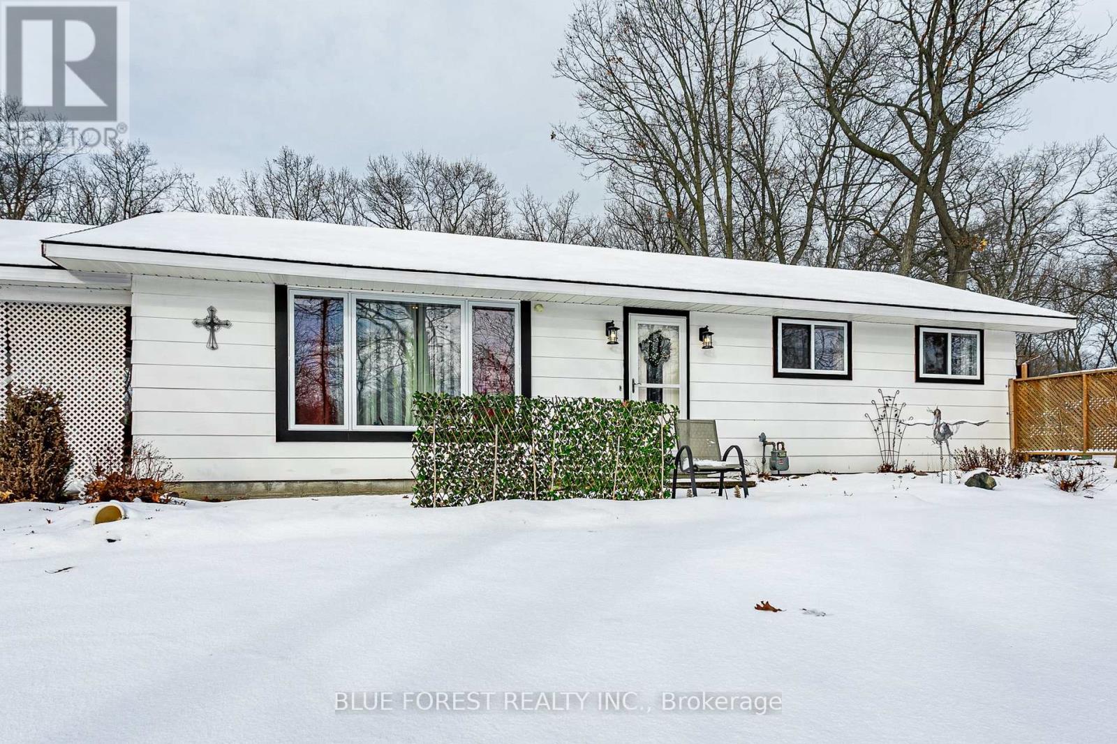 9716 LAKESHORE ROAD - Photo 3 of 46, Lambton Shores, Ontario