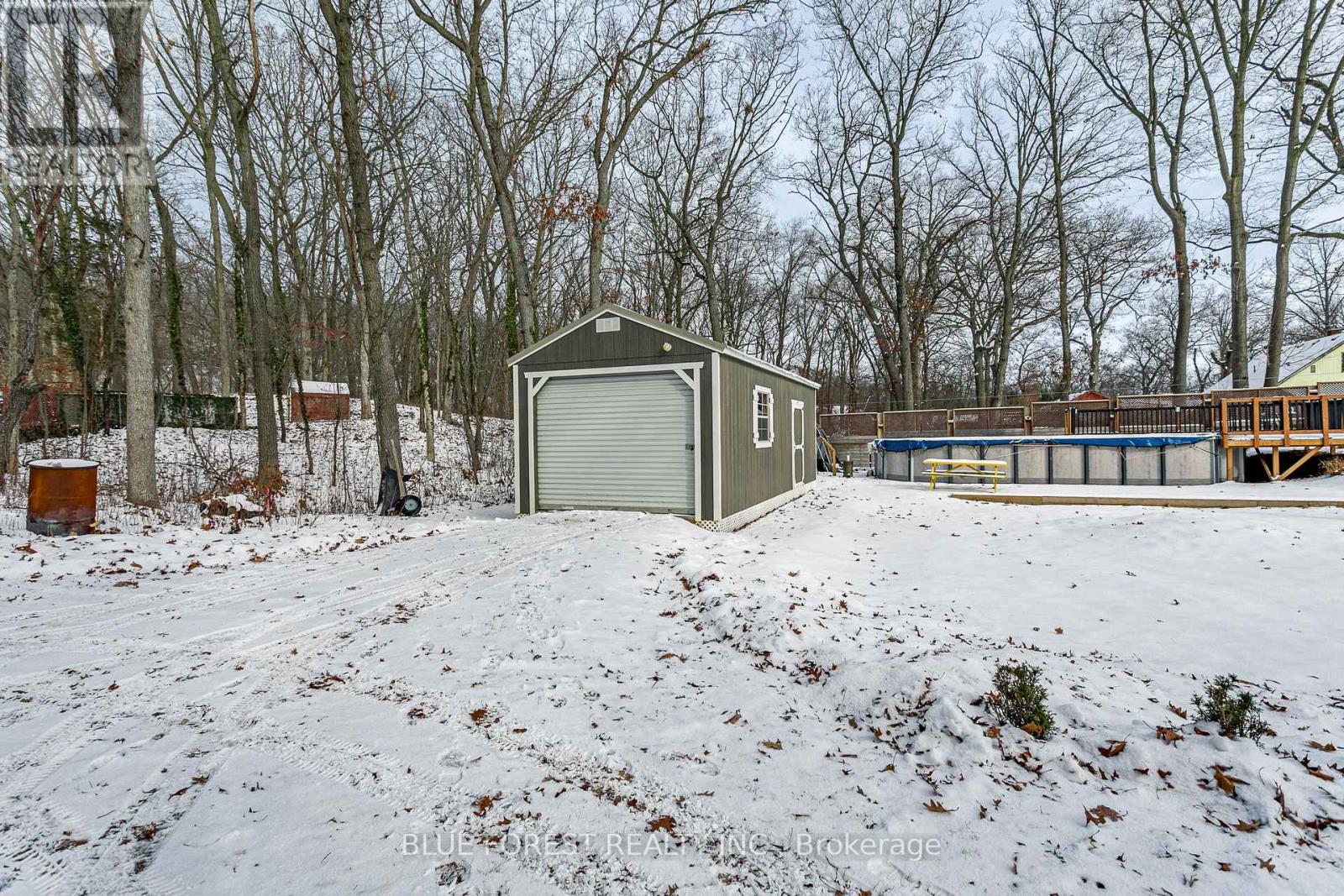 9716 LAKESHORE ROAD Property Photo