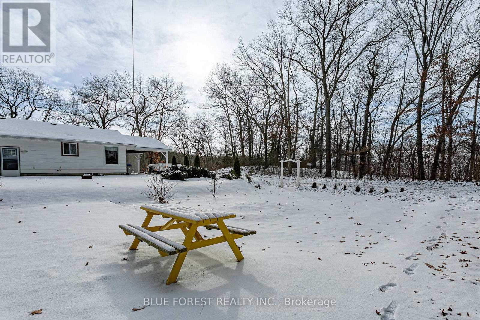 9716 LAKESHORE ROAD Property Photo