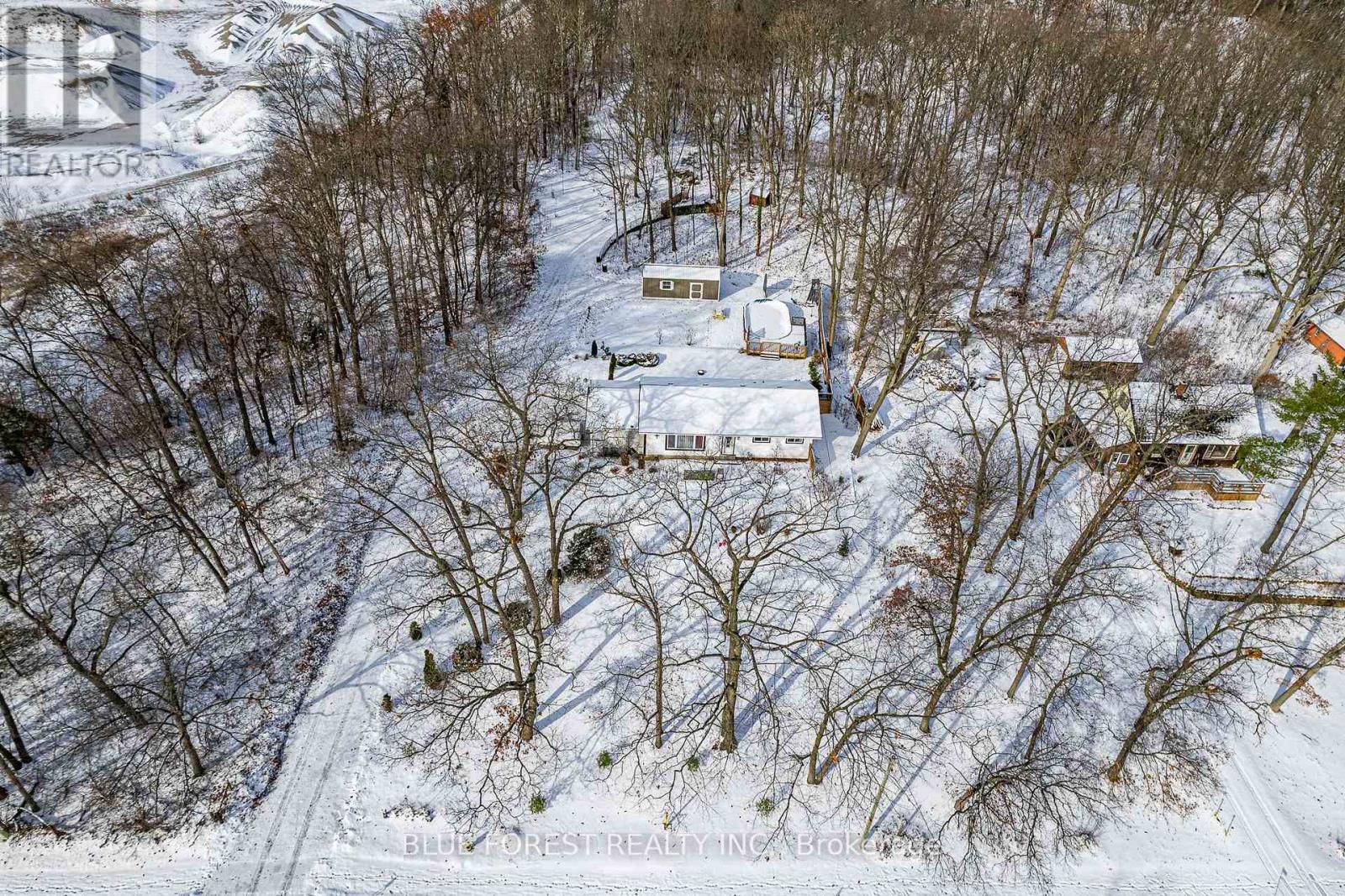 9716 LAKESHORE ROAD Property Photo