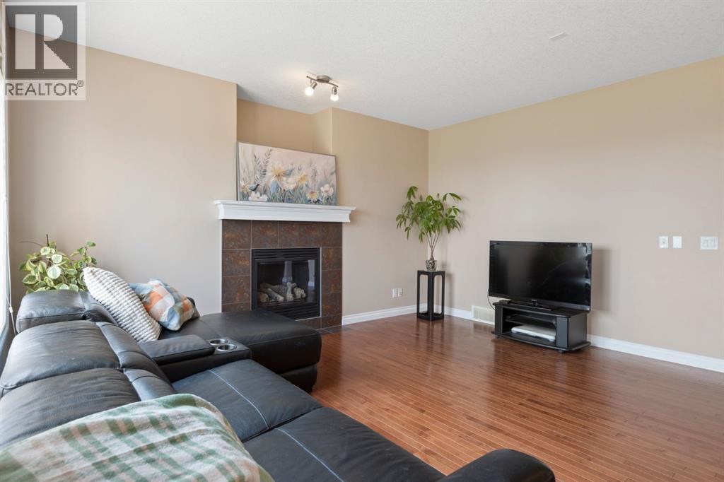 Single Family House for Sale in  Sherwood Hill NW Sherwood Calgary 