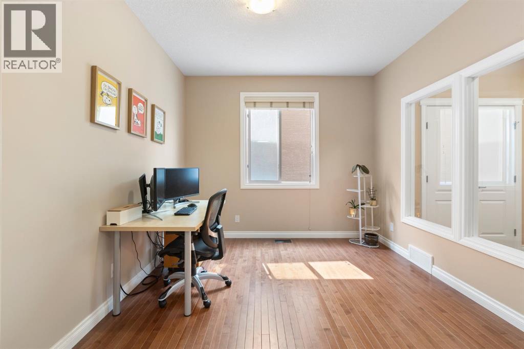 Single Family House for Sale in  Sherwood Hill NW Sherwood Calgary 