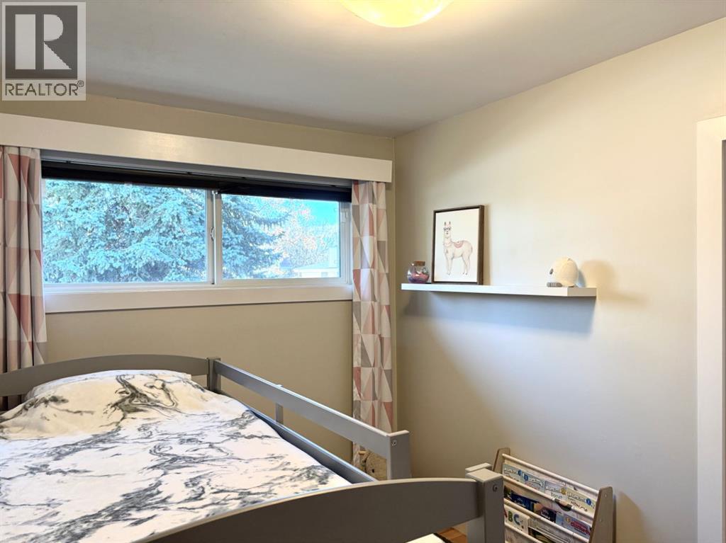 Single Family House Bungalow for Sale in  Glenpatrick Drive SW Glenbrook Calgary 