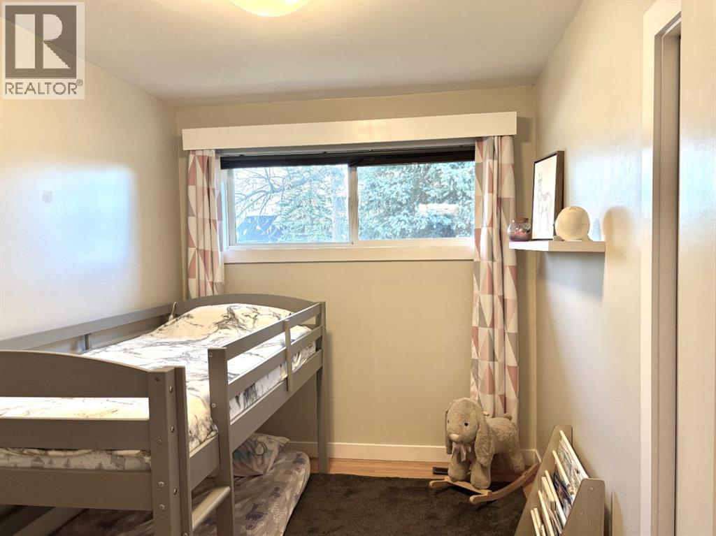 Single Family House Bungalow for Sale in  Glenpatrick Drive SW Glenbrook Calgary 