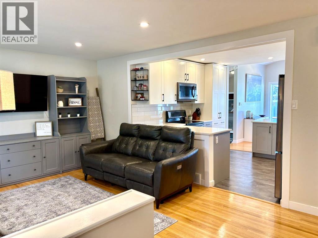 Single Family House Bungalow for Sale in  Glenpatrick Drive SW Glenbrook Calgary 