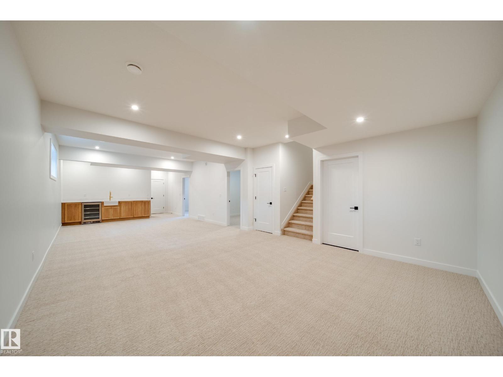 6003 111 AV NW, Edmonton