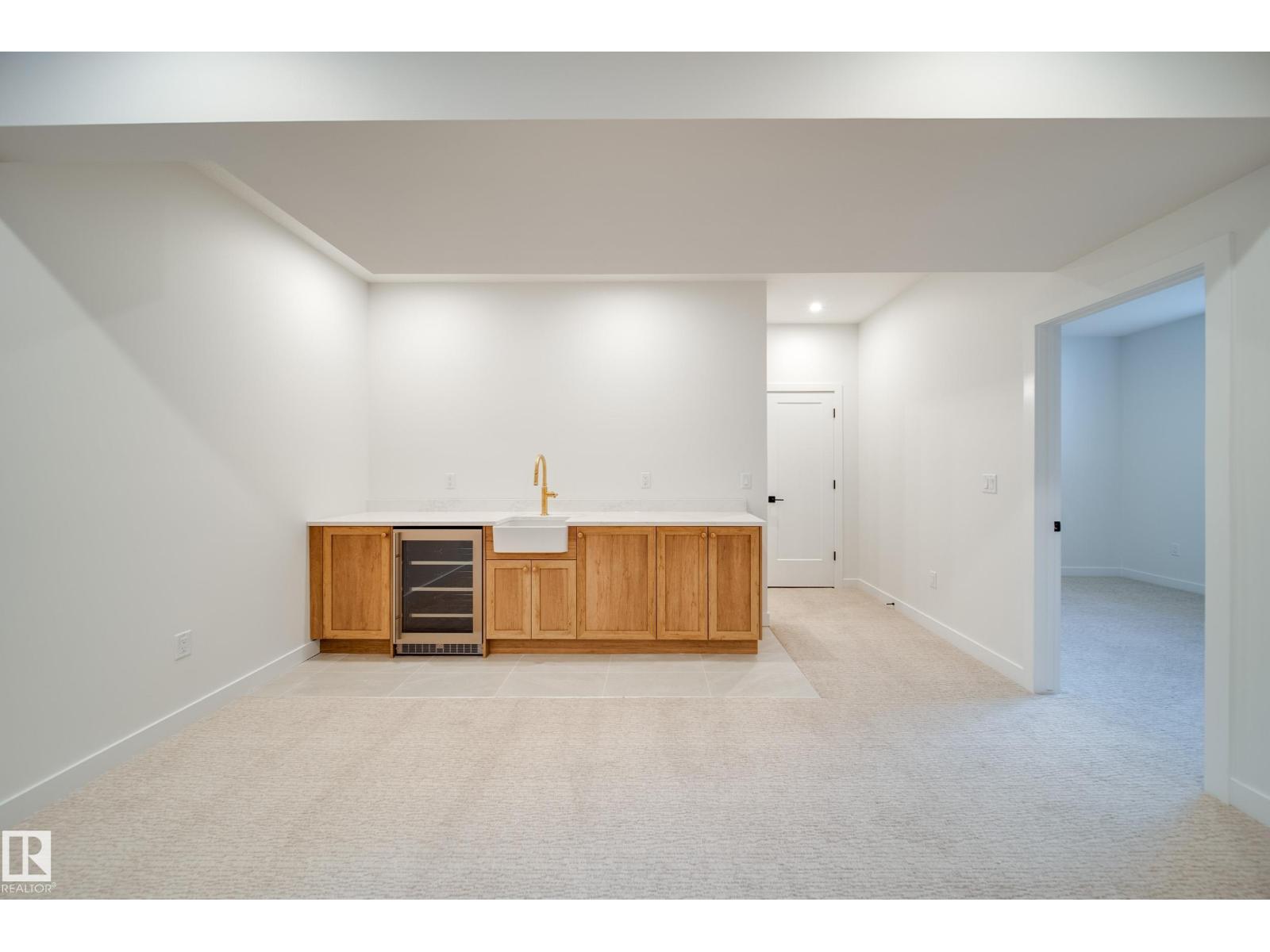 6003 111 AV NW, Edmonton