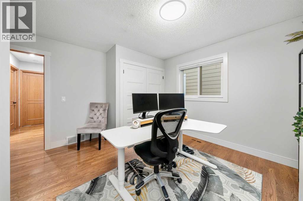 Single Family House Bungalow for Sale in  Hidden Vale Close NW Hidden Valley Calgary 