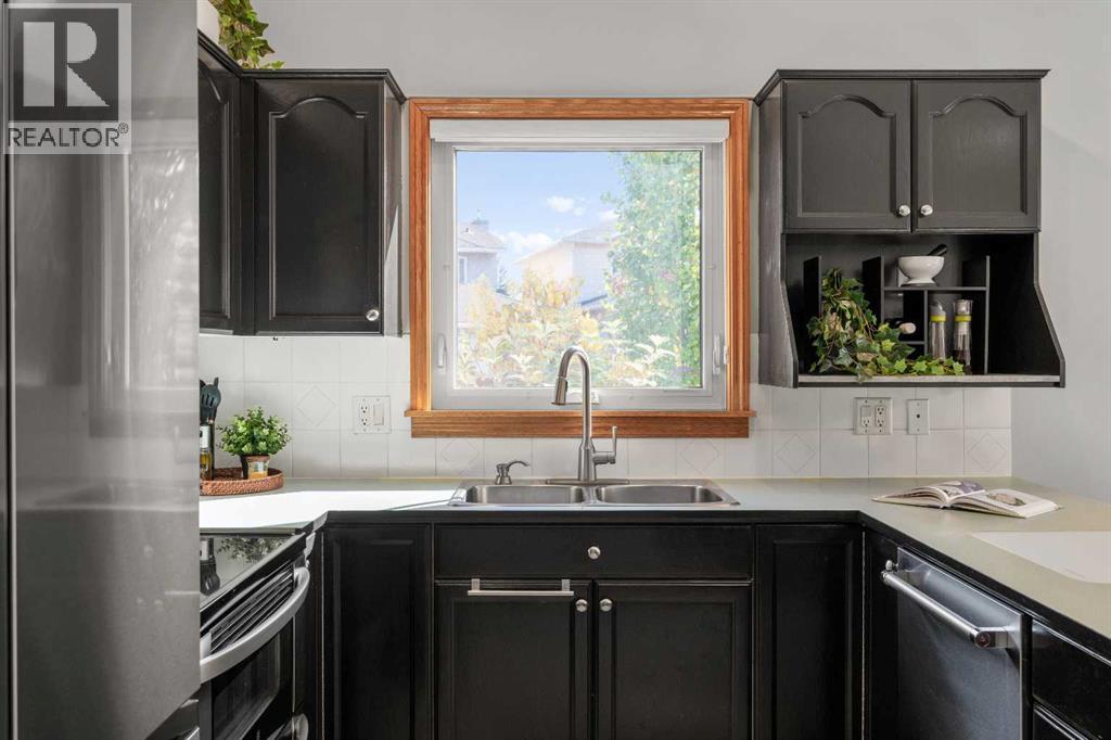 Single Family House Bungalow for Sale in  Hidden Vale Close NW Hidden Valley Calgary 