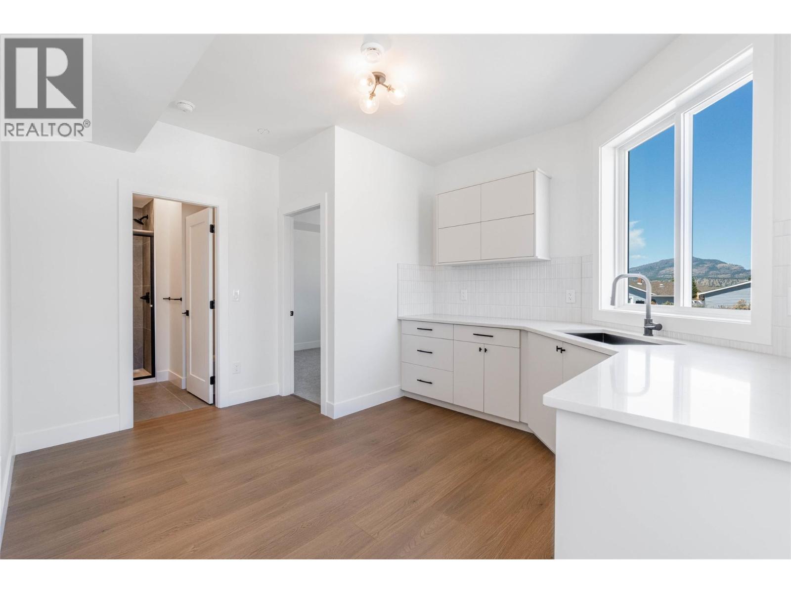 394 Chardonnay Avenue, Oliver