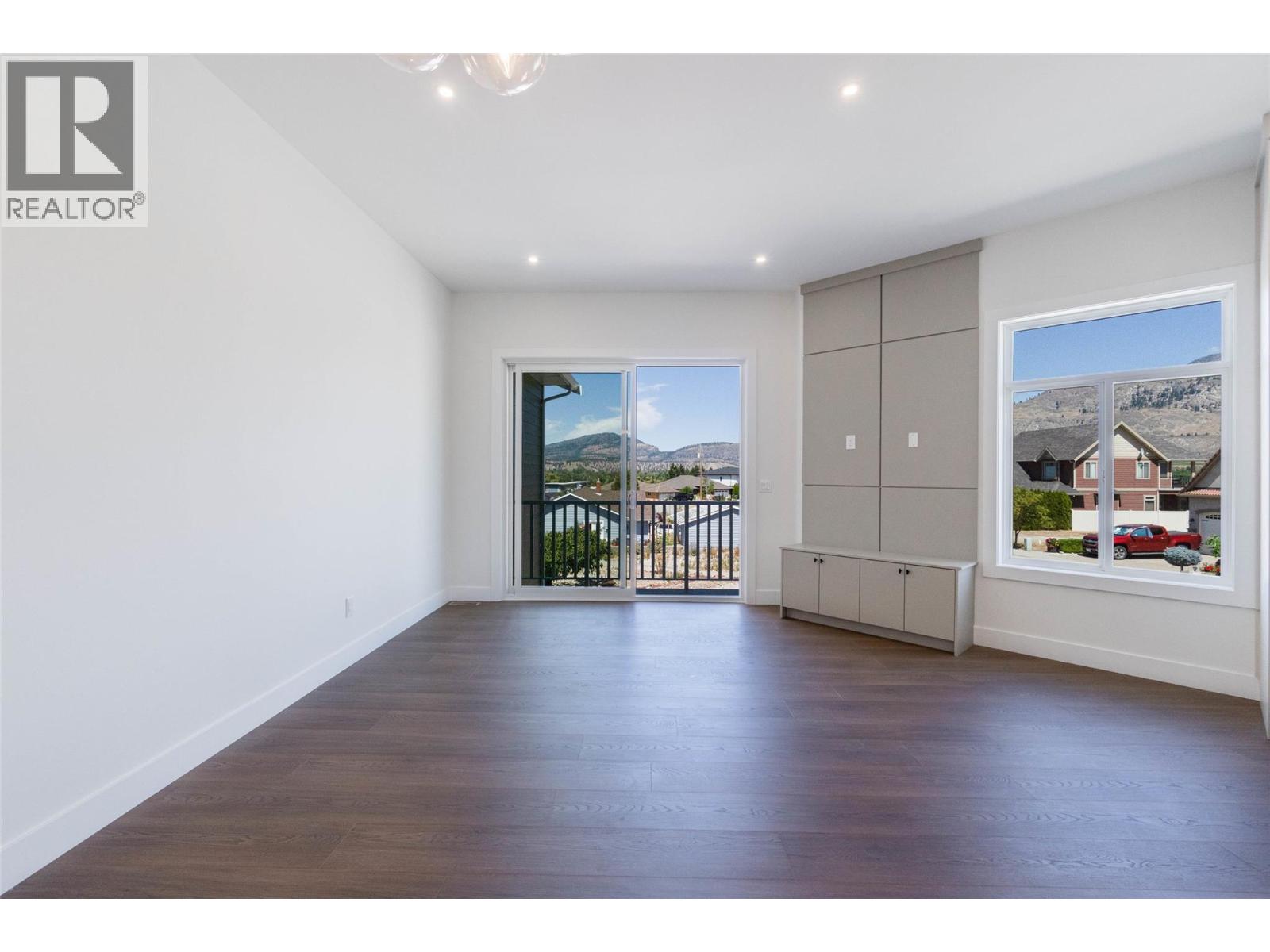 394 Chardonnay Avenue, Oliver