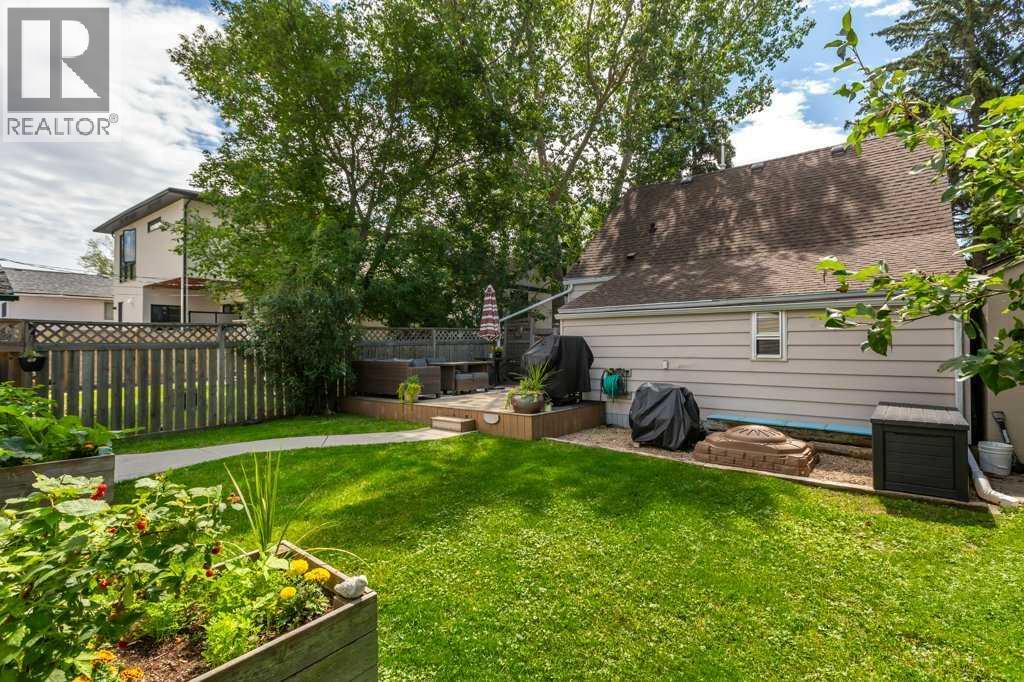 Single Family House for Sale in   Avenue NE Tuxedo Park Calgary 