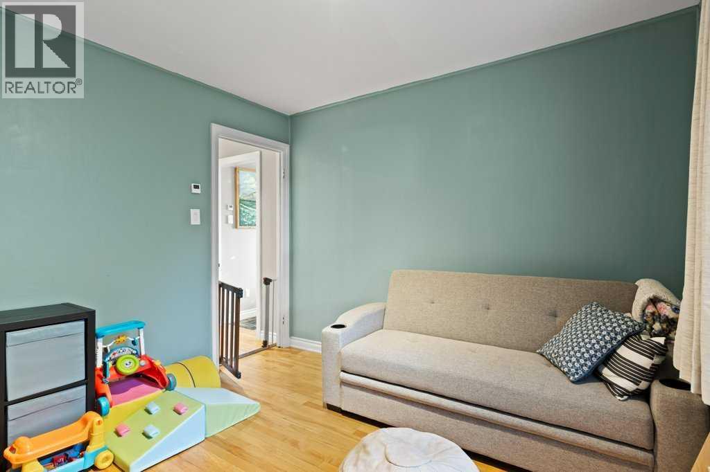 Single Family House for Sale in   Avenue NE Tuxedo Park Calgary 