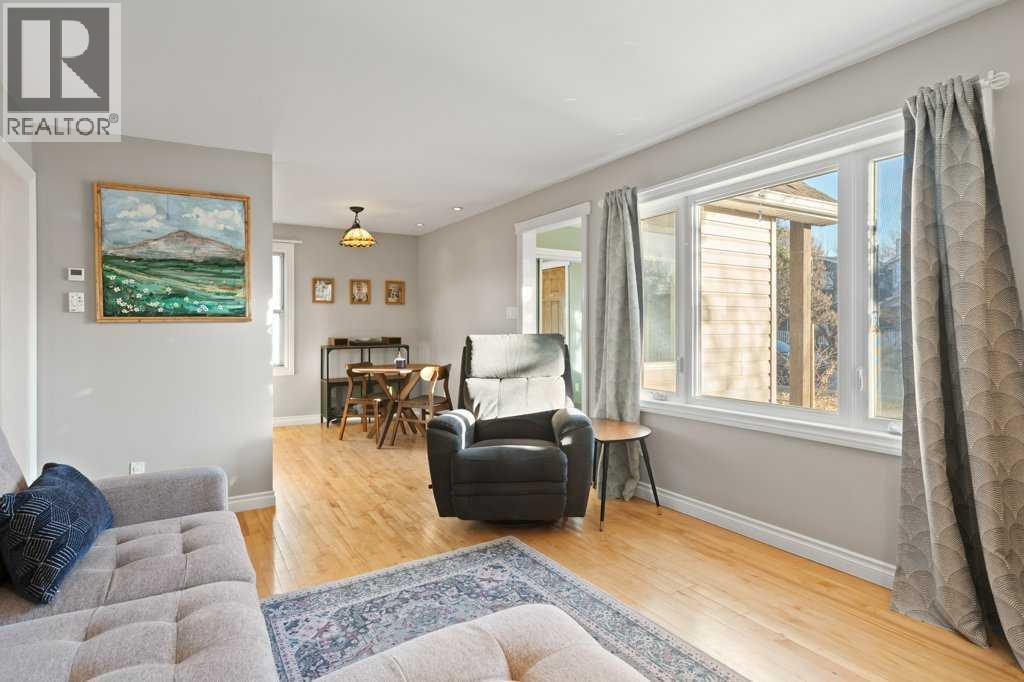 Single Family House for Sale in   Avenue NE Tuxedo Park Calgary 