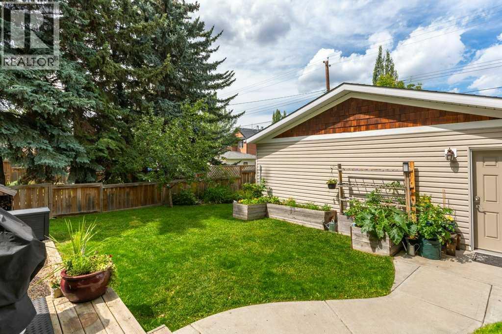 Single Family House for Sale in   Avenue NE Tuxedo Park Calgary 