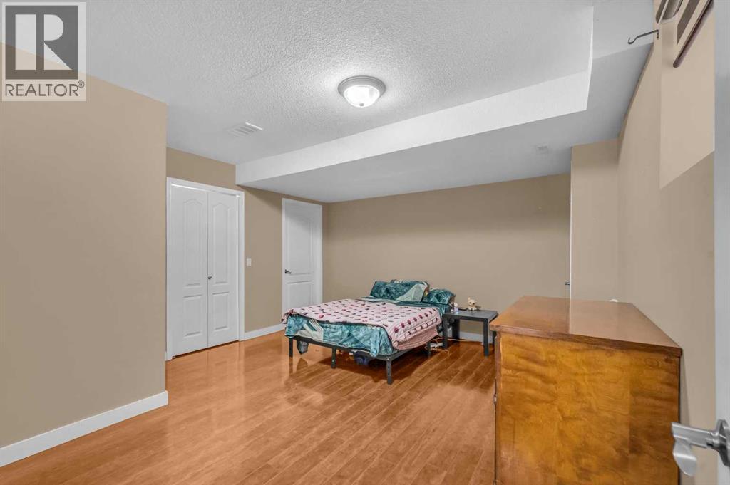 Single Family House for Sale in  Saddlecrest Park NE Saddle Ridge Calgary 