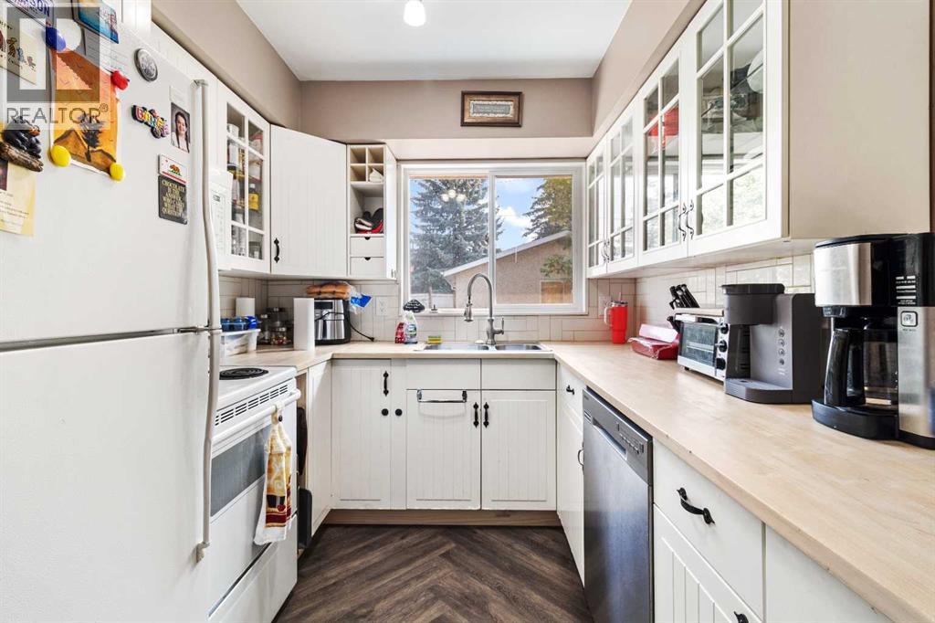 Single Family House Bungalow for Sale in  A Avenue Mountview Red Deer 