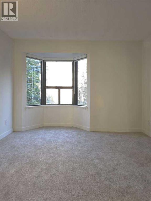 Single Family House for Sale in    Street NW Varsity Calgary 