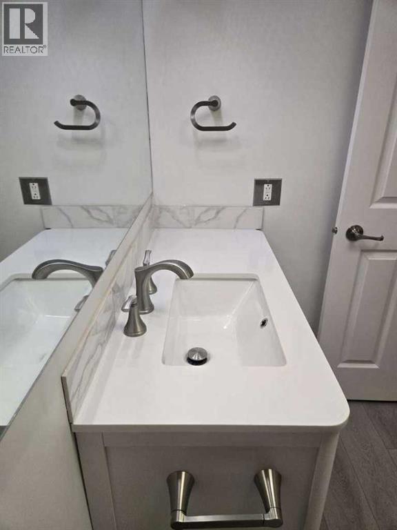 Single Family House for Sale in    Street NW Varsity Calgary 