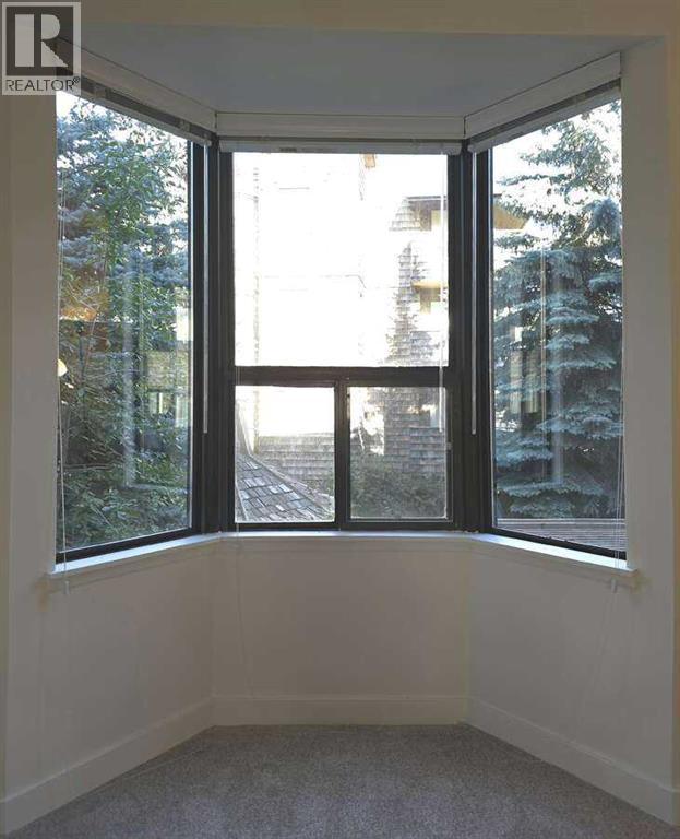 Single Family House for Sale in    Street NW Varsity Calgary 