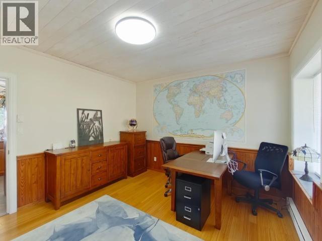 8075 CENTENNIAL DRIVE, Powell River