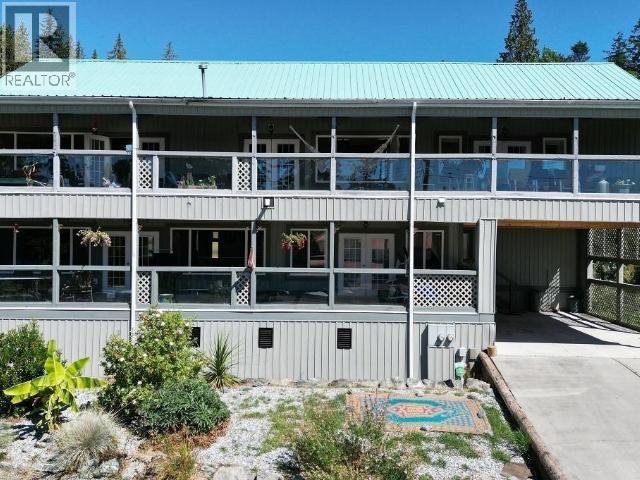 8075 CENTENNIAL DRIVE, Powell River