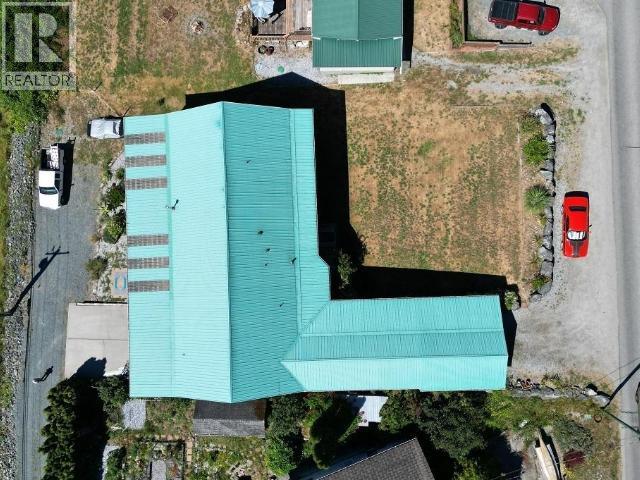 8075 CENTENNIAL DRIVE, Powell River