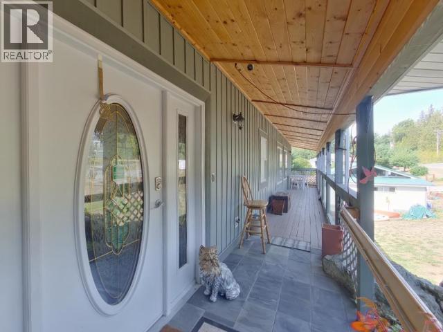 8075 CENTENNIAL DRIVE, Powell River