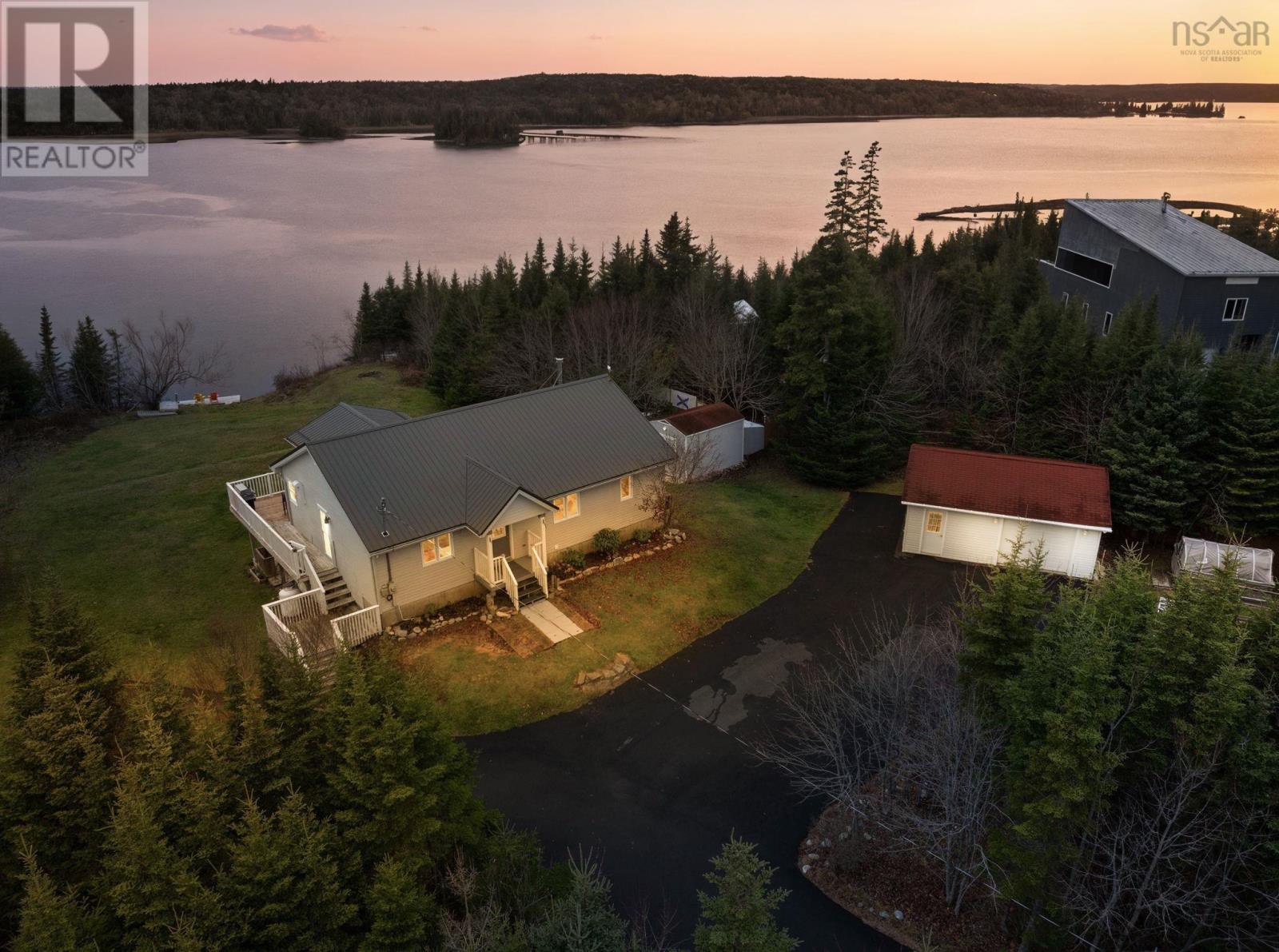 Property photo of 38 Bastian Point Road