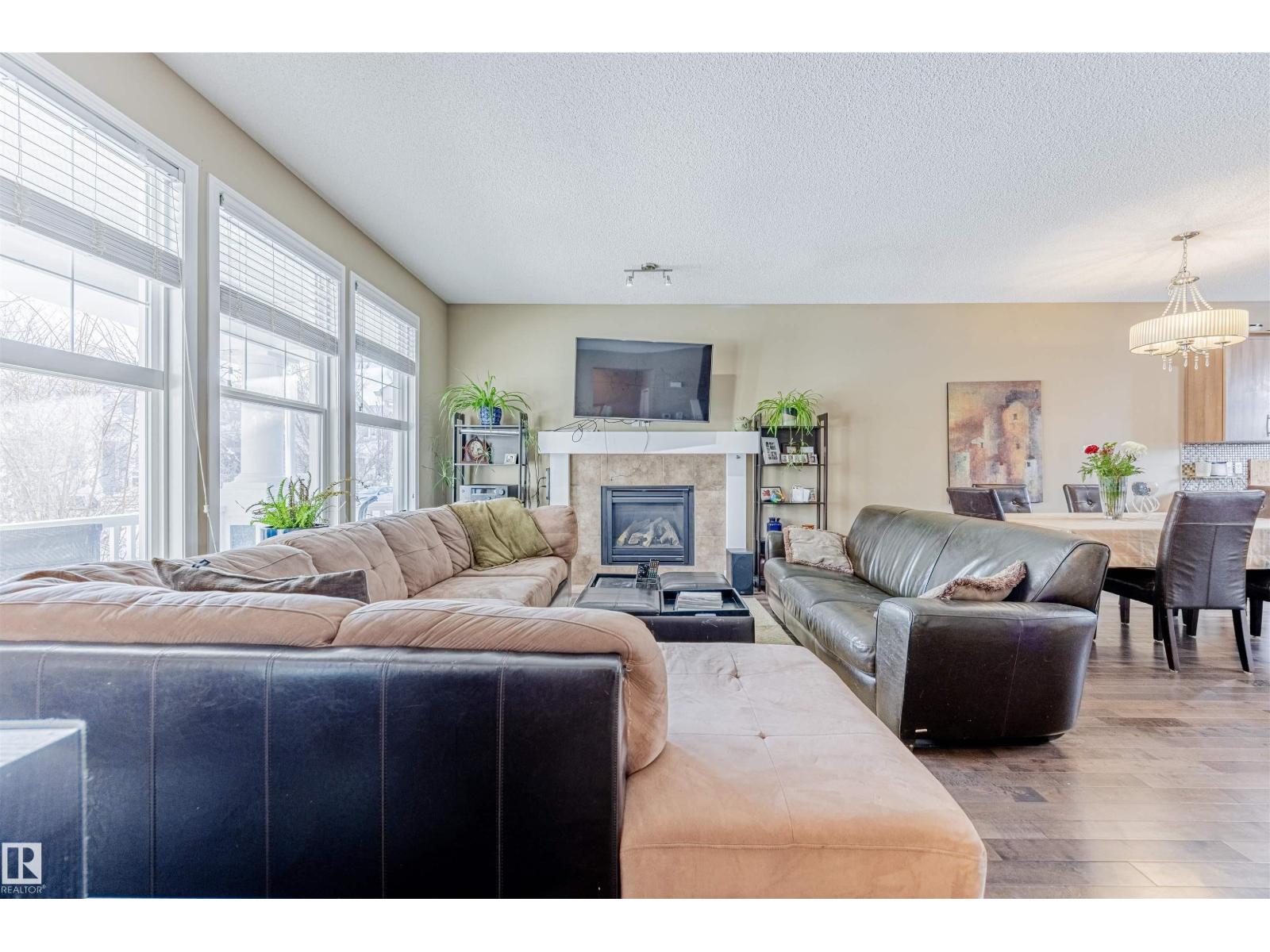 1312 74 ST SW - Photo 5 of 41, Edmonton, Alberta