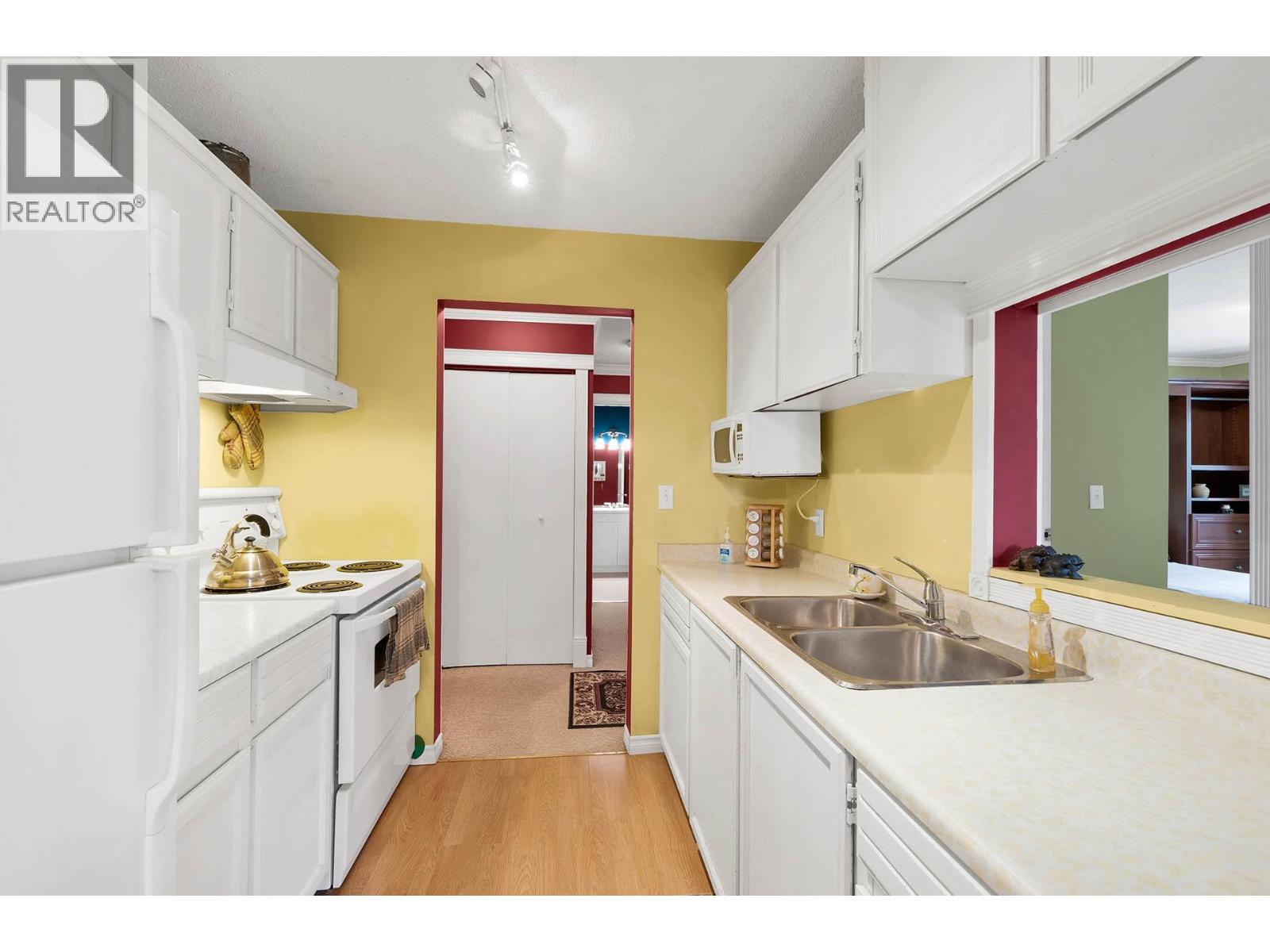 245 Park Drive Unit# 16 - Photo 5 of 36, Clearwater, British Columbia