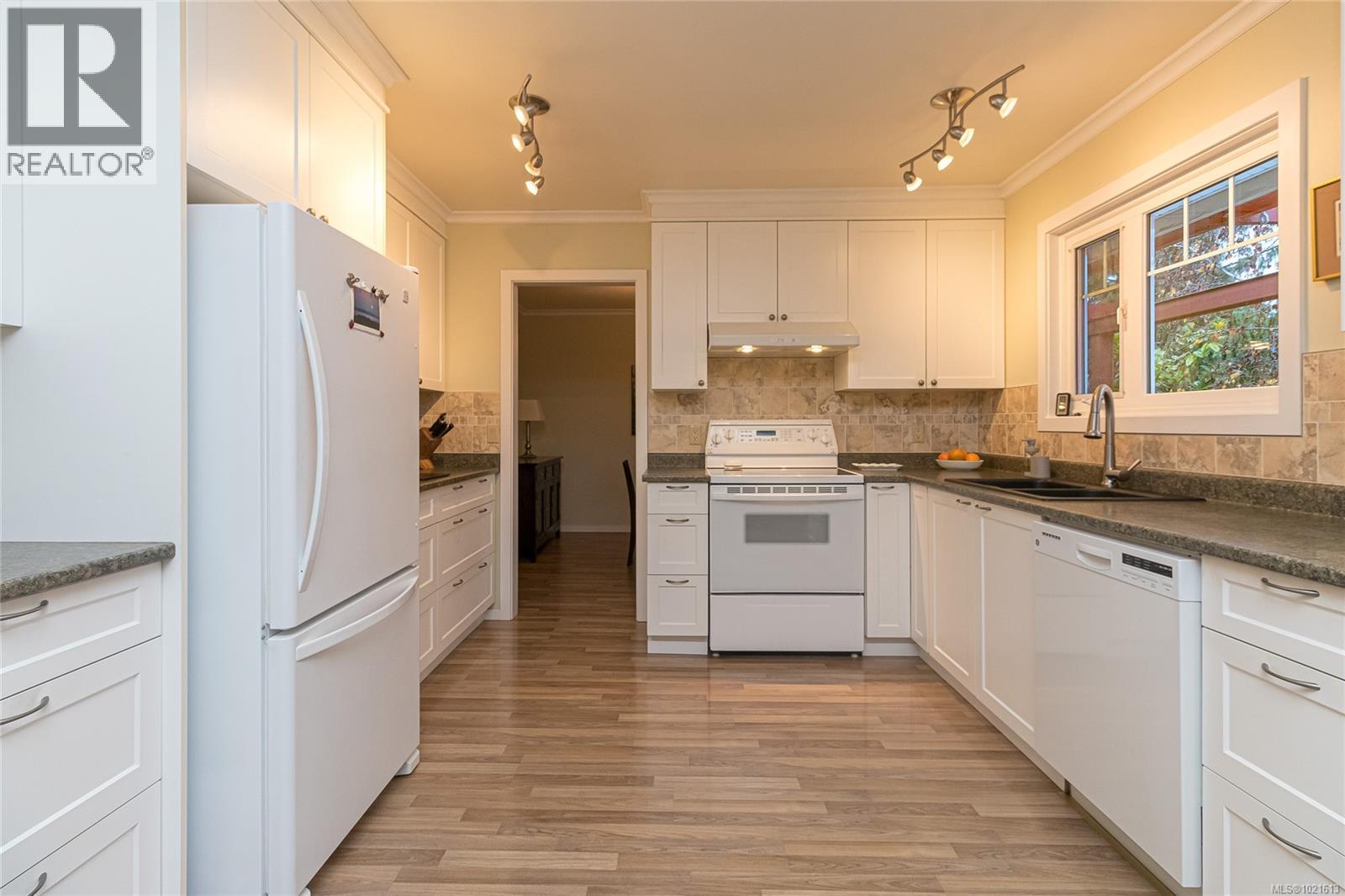 7906 Patterson Rd, Central Saanich