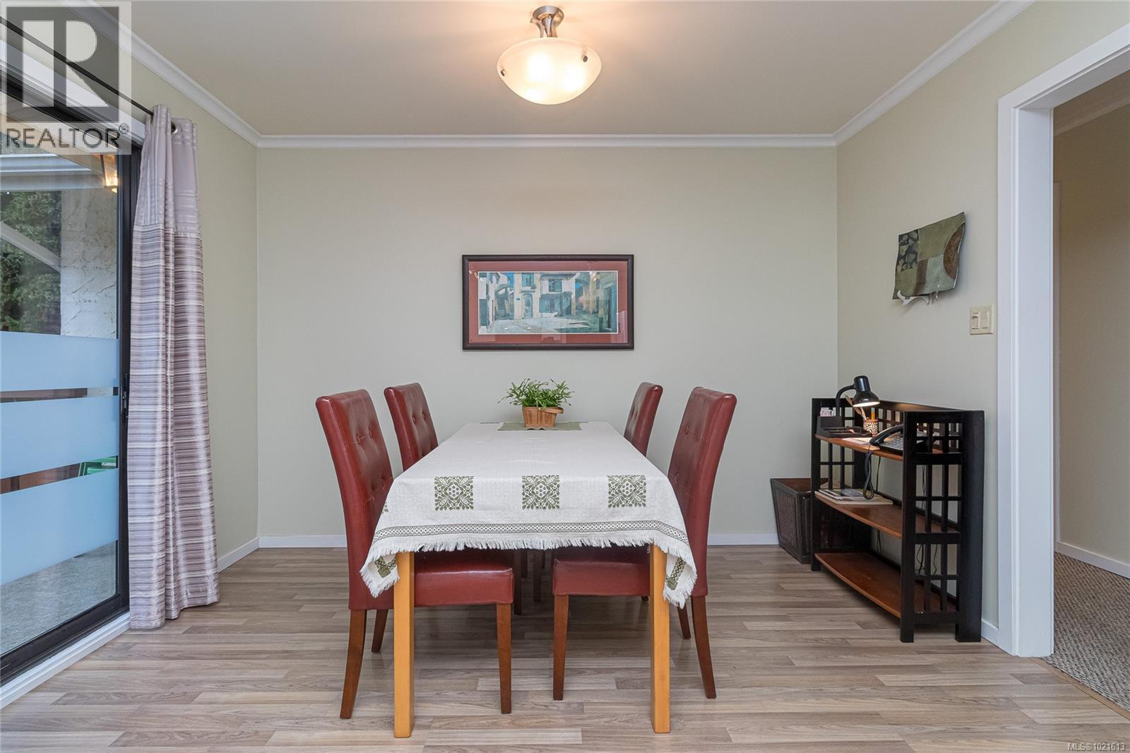 7906 Patterson Rd, Central Saanich