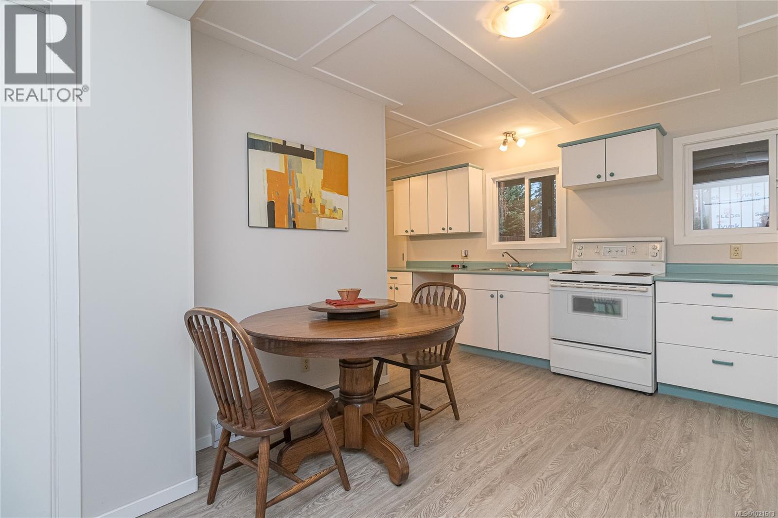 7906 Patterson Rd, Central Saanich