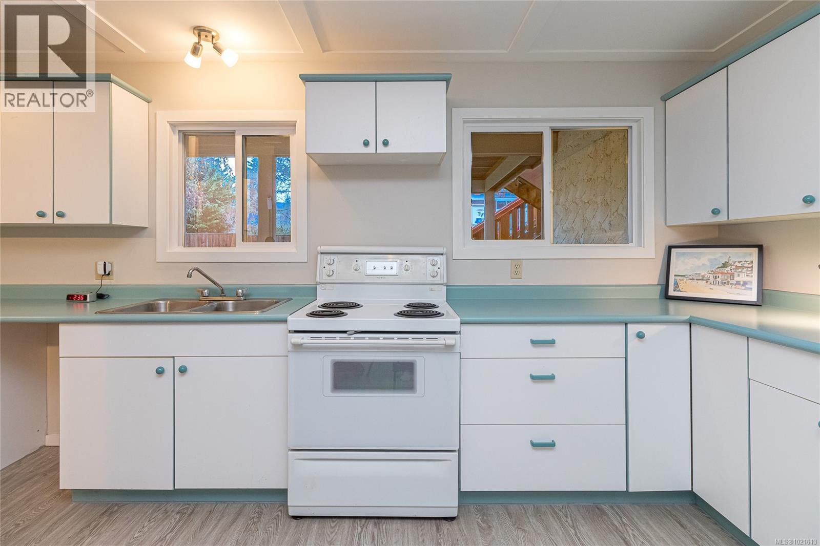 7906 Patterson Rd, Central Saanich