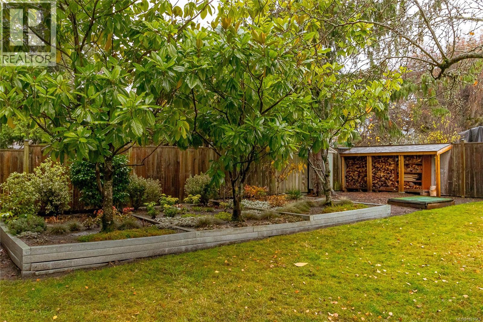 7906 Patterson Rd, Central Saanich