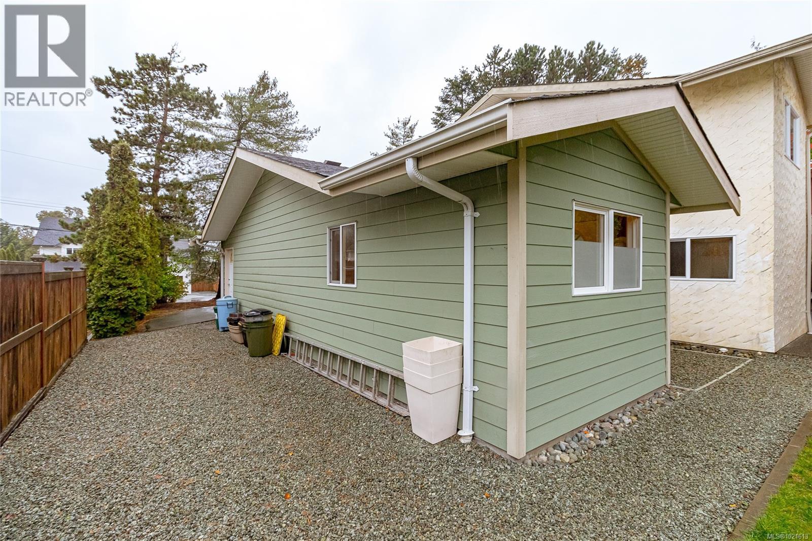 7906 Patterson Rd, Central Saanich