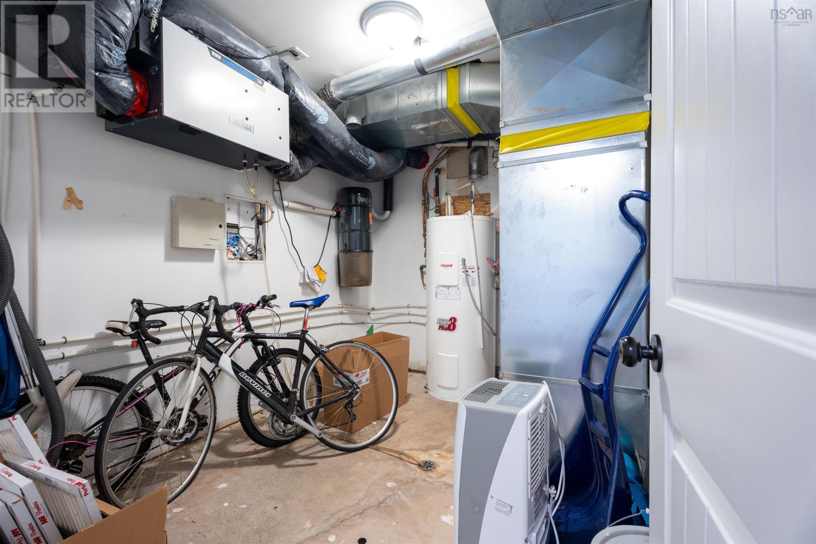 Property 28 of 47 of 76 PEBBLECREEK Crescent