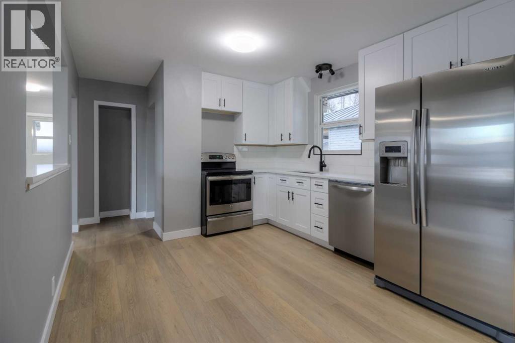 Single Family House Bungalow for Sale in  th Avenue S Glendale Lethbridge 