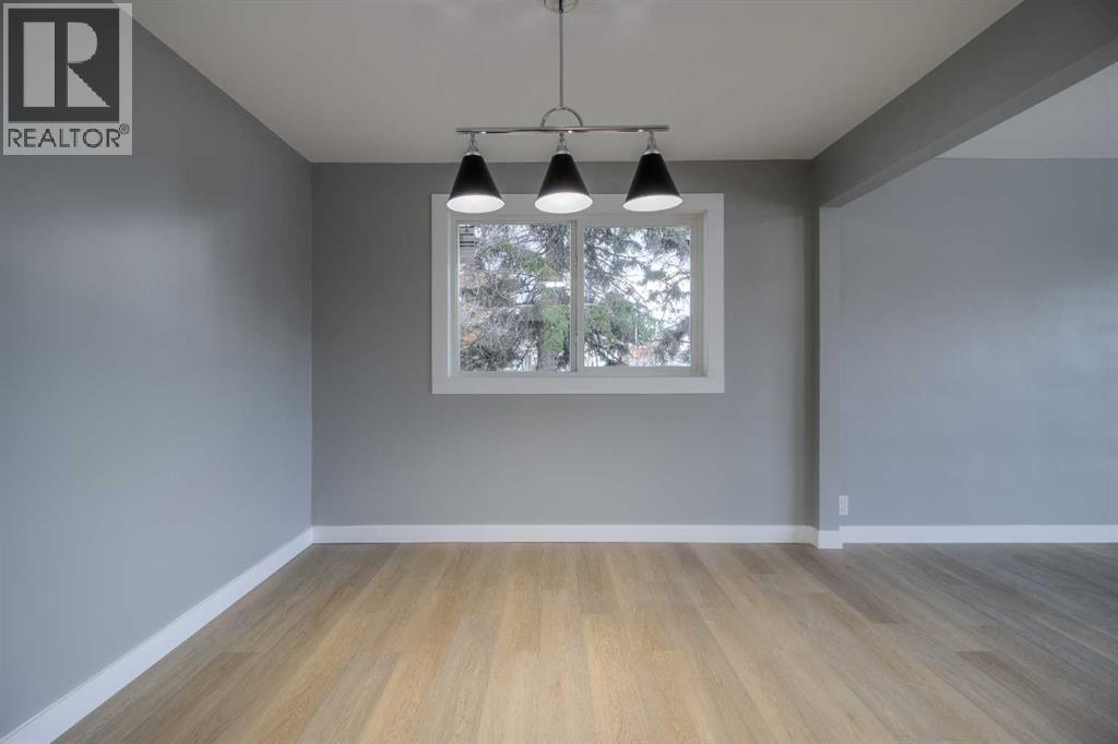 Single Family House Bungalow for Sale in  th Avenue S Glendale Lethbridge 